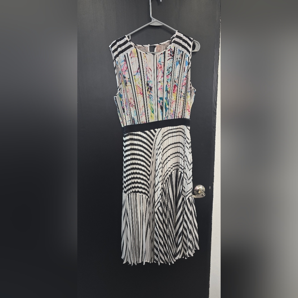 BGBCMaxazria Striped and Floral Sleeveless Dress